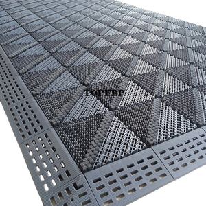 Tapis d'entrée de porte anti-dérapant extérieur robuste avec brosse - Product Image 2