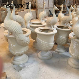 Adorno de jardín de piedra moldeada para cuadrilátero universitario, jarrón de piedra prefabricada, compra a granel de <span class=keywords><strong>jarrones</strong></span> de arenisca - Product Image 2