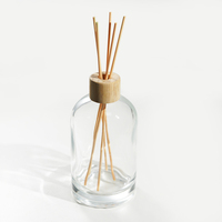 Bouteille de diffuseur de roseau vide prix usine de haute qualité 2024 nouveau design diffuseur en gros bouteille en verre personnalisée avec bouchon doré