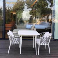Aluminium-Rahmen Seilgeflecht Gartenmöbel Outdoor Patio Esstische und Esszimmerstühle Set für Balkon Villa Resort Hinterhof