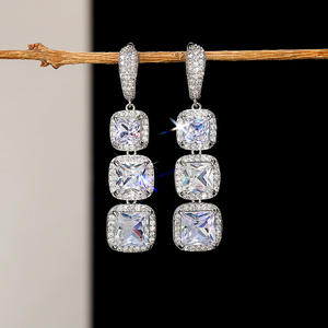 Boucles d'oreilles pendantes en cristal blanc E1742 pour femme, bijoux de mariage de luxe à sertissage géométrique - Product Image 4