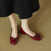 Femmes rétro nœud tête carrée peu profonde fond plat chaussures à talons bas 2025 printemps automne chaussures de mariage en cuir verni avec bout fermé