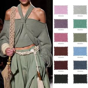 Hilo de Chenilla de Moda Nm 1/14, 100% Lana Merino Ecológica, para Tejer y Coser, Disponible en 120 Colores - Product Image 1