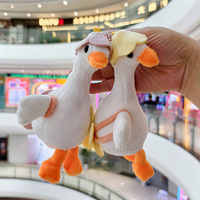 Porte-clés en peluche motif floral 'Petit Canard' avec fleur au dos, petit breloque créative pour sac, vente en gros, à partir de 14 ans