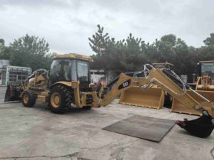 Retroexcavadora de ruedas Caterpillar 420F, 420F2, 420E, 416E usada, con pocas horas de uso y componentes de motor principales disponibles. - Product Image 4
