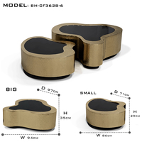 Table basse de luxe en laiton martelé à la main avec plateau miroir noir pour salon et mobilier d'hôtel
