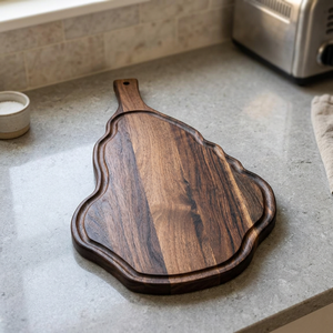 Assiette de service en bois irrégulière, design minimaliste fait main, plat en bois massif pour la cuisine, style unique, dernier design, Ramadan - Product Image 1