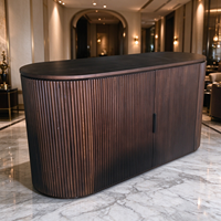 Buffet ovale cannelé en chêne rouge massif et contreplaqué avec placage chêne rouge, meuble de rangement pour salon, mobilier de maison