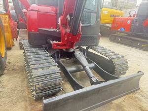 Excavadora de cadenas Yanmar Vic 55 de color rojo, equipo de construcción de alta resistencia. - Product Image 4