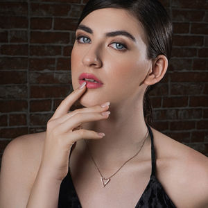 Hermoso Collar con Colgante de Diamante en Forma de V para Mujer, Plata de Ley 925, Joyería de Lujo, Regalo para Boda, Fiesta, Estilo Minimalista - Product Image 4