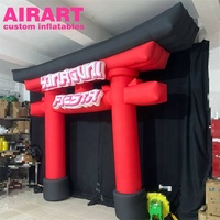 Arches gonflables pour la décoration d'événements en intérieur. Arche gonflable rouge pour l'affichage.