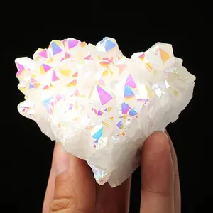 Toptan ucuz fiyat renkli melek Aura kuvars elektrolizle kristal Geode küme dekorasyon hediye için