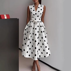 Abiti Senza Maniche a Pois all'Ingrosso da Europa e America, Vestiti Vintage, Abiti da Sera e Abiti da Cerimonia - Product Image 1