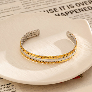 กำไลข้อมือเปิดลายรวงข้าวเหล็กไทเทเนียมชุบทอง 18k ของขวัญเครื่องประดับแฟชั่นสำหรับผู้หญิง - Product Image 1