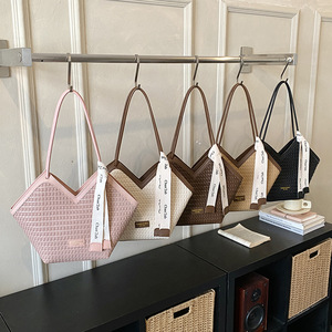 <span class=keywords><strong>Sac</strong></span> fourre-tout <span class=keywords><strong>à</strong></span> bandoulière en cuir PU tressé grande capacité pour femme, <span class=keywords><strong>sac</strong></span> <span class=keywords><strong>à</strong></span> <span class=keywords><strong>main</strong></span> décontracté - Product Image 4