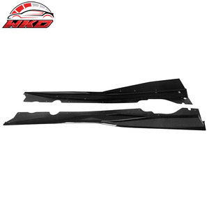 Faldones Laterales Estilo IKON V1 B en Negro Brillante para Chevy Corvette C8 2020-2026 - Product Image 5