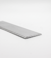 Plaque plate extrudée en aluminium série 6000 usinée CNC de précision avec bord étagé pour couvercle de boîtier de bureau