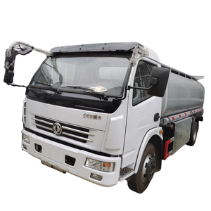 Nuevo camión cisterna diésel de 4000 litros, transmisión Manual, bajo consumo de combustible para supresión de polvo en la carretera - Product Image 1