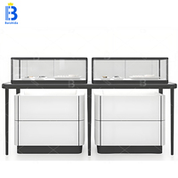 Table de présentation de bijoux de luxe sur mesure, directement de l'usine Baishida, vitrine en verre avec cadre doré et éclairage LED