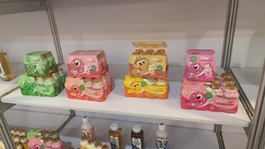 Viloe Life Little <span class=keywords><strong>Monster</strong></span> Boisson au lait fermenté à base de bactéries lactiques aromatisées à la pêche Boisson certifiée HALAL Emballage en bouteille - Product Image 6