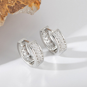 Boucles d'oreilles créoles géométriques en or 18 carats micro-pavé de zircon, manchettes d'oreille pour femme, bijoux de mode pour mariage EKA-214 - Product Image 3