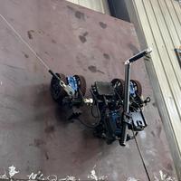 Robot de pulvérisation et de sablage télécommandé antidéflagrant pour la nettoyage des réservoirs de gaz