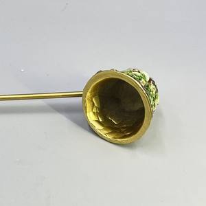 Spegnicandela Ebraico Placcato Argento all'Ingrosso per Candelabri di Shabbat, in Lega di Zinco con Manico Lungo - Product Image 4