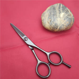 กรรไกรตัดผมมืออาชีพ 5 นิ้ว 440C สแตนเลสสตีล ใบมีดคม ด้ามจับสั้น สำหรับช่างทำผม - Product Image 3