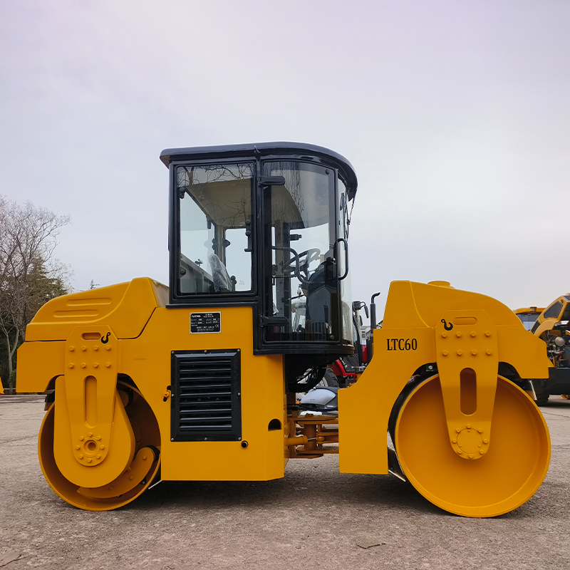 2025 New LTMG Durable Road Machine 6 Ton Vibratory Road Roller with Cabin