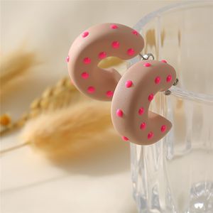 Boucles d'oreilles en résine époxy écologique style Ins, en forme de C, style pastoral, en acier inoxydable émaillé, bijoux - Product Image 3