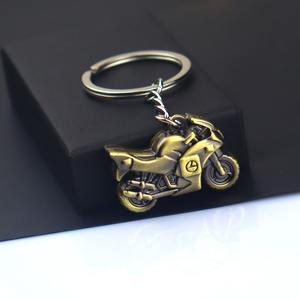 Llavero de metal 3D para motocicleta, llavero y colgante para bolso con diseño de motociclista esculpido y genial - Product Image 5