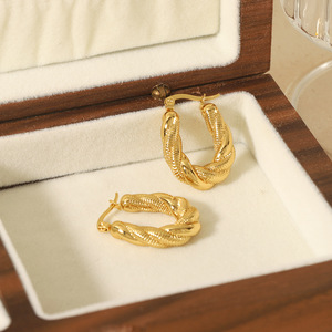 Pendientes de Aro con Cadena de Serpiente Trenzada de Doble Capa, Chapados en Oro de 18K, Forma de C, Joyería de Moda para Fiestas - Product Image 1