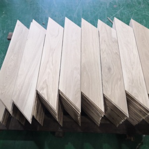 Venta caliente Calidad Chevron Pisos de madera dura Madera maciza Roble 3/4 Roble Diseñado <span class=keywords><strong>Precio</strong></span> bajo Venta al por mayor Madera Piedra Suelo híbrido - Product Image 2