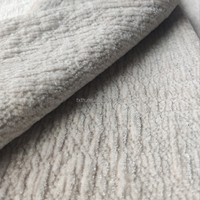 Tissu en chenille jacquard sergé en polyester doux et confortable de 530 g/m², nouveau stock, fourni par l'usine TengHui, pour canapés et textiles