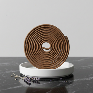 Bobines d'encens au bois de santal parfumées à la citronnelle, formule longue durée pour répulsif anti-moustiques et tranquillité domestique, 100% naturelles - Product Image 4