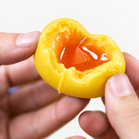 Bonbons gélifiés OEM sous marque privée, bonbons gélifiés à la fraise fourrés à la confiture, boules de gelée planétaires, bonbons à mâcher, vente en gros, fournisseur de bonbons Halal