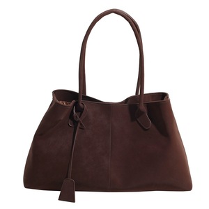 Sac fourre-tout grande capacité pour femme, en daim, nouvelle collection automne-hiver, style rétro, sac porté épaule haut de gamme pour le quotidien - Product Image 4