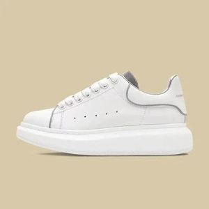 Baskets de skate à plateforme blanches pour femmes, de haute qualité, à talon épais, style sportif décontracté, nouvelle collection 2026 - Product Image 2