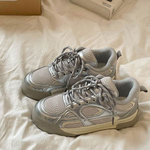 Chaussures de sport pour femmes respirantes à lacets, nouveau style printemps-hiver-automne, avec un design unique pour les occasions de loisirs et de sport quotidiennes - Product Image 3