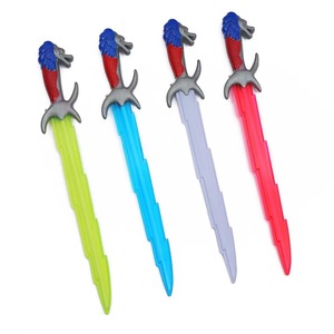 Sabre laser personnalisable avec sons et lumières, sabre laser peint avec effets sonores, couteau sabre laser qui brille dans le noir, épée, accessoires de fête pour enfants - Product Image 6