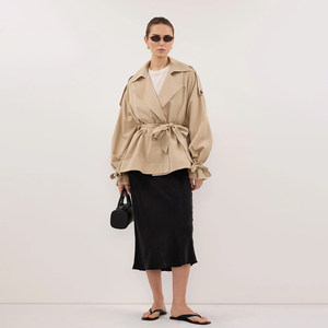 Trench-coat court kaki de style simple pour femme, silhouette de style britannique, vêtement d'extérieur fin et léger avec ceinture - Product Image 1