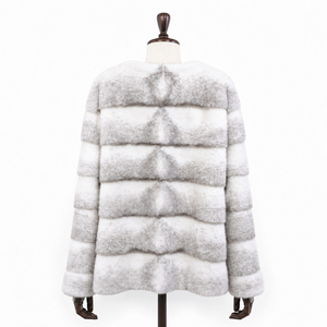 Abrigo de Piel de Visón Cruzado, Color Blanco Plateado, Chaqueta de Invierno con Paneles Horizontales de Piel Auténtica para Mujer, Prenda Exterior Elegante - Product Image 4