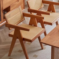 Fauteuil vintage en bois massif, siège en rotin tissé à la main pour salle à manger de style fermier