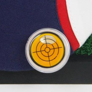 Marcatore di Palla per Golf con Livella per la Lettura della Pendenza, Clip Magnetica da Cappello, Lettore di Precisione per Green, Accessorio Portatile per l'Allenamento da Uomo - Product Image 1