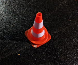 กรวยจราจร PVC สีแดง70มม. พร้อมเทปสะท้อนแสงผลิตภัณฑ์เตือนความปลอดภัยเพื่อความปลอดภัยบนท้องถนนและการจราจร - Product Image 1