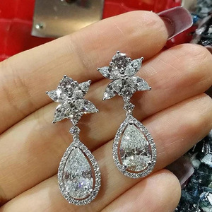 Orecchini Pendenti a Goccia di Cristallo a Forma di Pera per Donne, Accessori Romantici per Abiti da Festa - Product Image 4
