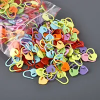 Kit de tricot et de couture portable en plastique de 1000 pièces avec marqueurs de mailles colorés et sac – Design tendance