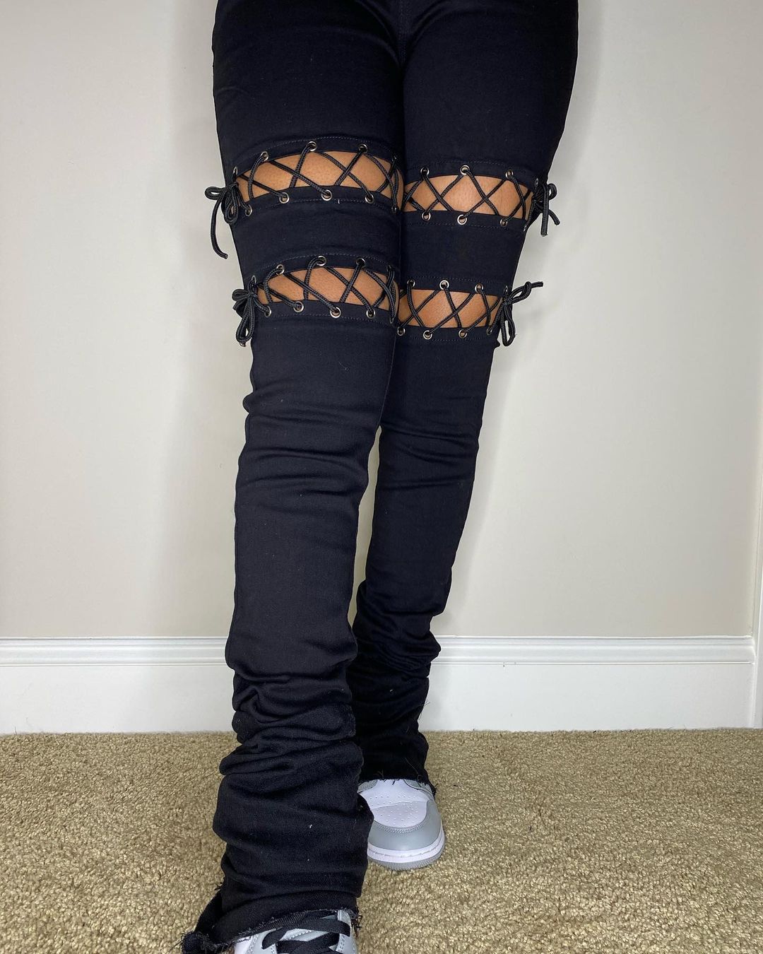 批发高腰加号开洞牛仔长裤破洞打结铁链女牛仔裤 - buy women jeans