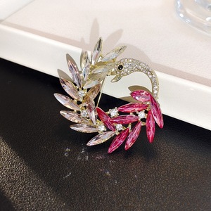 Broche de Cisne de Aleación de Lujo Chapado en Oro con Diamantes de Imitación, Broche de Alta Calidad para Compromiso y Boda - Product Image 1