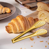 Ensemble de couverts portables en acier inoxydable avec couteau, fourchette, cuillère, tasse, plateau de barbecue et pinces pour le camping en plein air, les pique-niques et les voyages